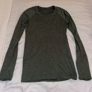 lululemon size 6 swiftly tech long-sleeve